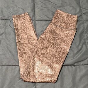 NWOT Aerie Embossed 7/8 Length Leggings